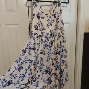Stunning white floral Torrid dress, 1x
